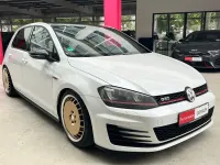 Gebraucht VW Golf VII GTI 220 PS (161 kW) 2013 Oryxweiss Limousine