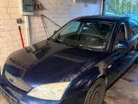 Gebraucht Ford Mondeo 146 PS (107 kW) 2002 Blau Limousine