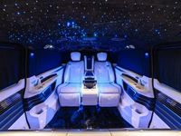 Gebraucht Mercedes V300 237 PS (174 kW) 2024 Schwarz Van / Kleinbus