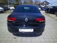 Gebraucht VW Passat Trendline 125 PS (91 kW) 2018 Deep black perleffekt (metallic) Limousine