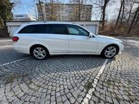 Gebraucht Mercedes E220 Avantgarde 170 PS (125 kW) 2014 Weiß Kombi