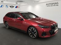 Gebraucht BMW 550e Performance 489 PS (359 kW) 2025 Dragon fire rot Kombi