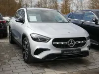 Gebraucht Mercedes GLA200 Progressive 163 PS (119 kW) 2024 Iridiumsilber SUV