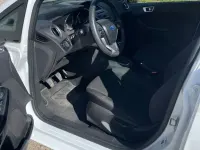 Gebraucht Ford Fiesta 82 PS (60 kW) 2014 Weiß Kleinwagen