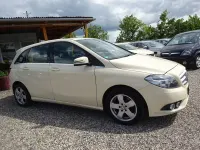 Gebraucht Mercedes B180 109 PS (80 kW) 2014 Gelb Kleinwagen