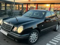 Gebraucht Mercedes E200 136 PS (100 kW) 1998 Schwarz Limousine