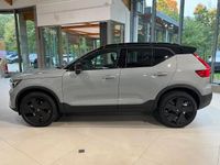 Neu Volvo XC40 Plus 163 PS (119 kW) 2025 Grau SUV