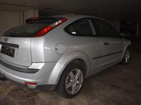 Gebraucht Ford Focus Trend 101 PS (74 kW) 2006 Silber Limousine