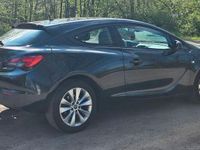 Używany Opel Astra GTC Edition 101 KM (74 kW) 2012 Czarny Sedan/Limuzyna