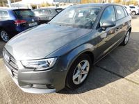 Gebraucht Audi A3 Sportback Comfort 150 PS (110 kW) 2017 Grau metallic Kleinwagen