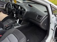 Gebraucht Kia Ceed DREAM-TEAM Edition 136 PS (100 kW) 2015 Weiß Kleinwagen