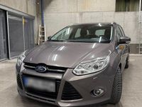 Gebraucht Ford Focus Titanium 163 PS (119 kW) 2012 Grau Kombi