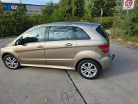 Gebraucht Mercedes B200 140 PS (102 kW) 2005 Gold Van / Kleinbus