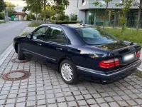 Gebraucht Mercedes E240 Elegance 170 PS (125 kW) 2001 Blau Limousine