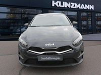 Gebraucht Kia Ceed 140 PS (102 kW) 2025 Grau pentametal metallic Kleinwagen