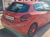 Gebraucht Peugeot 208 Active 82 PS (60 kW) 2017 Orange Kleinwagen