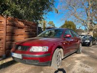 Gebraucht VW Passat 125 PS (91 kW) 2000 Rot Limousine