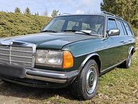 Gebraucht Mercedes 240 1985 Grün Kombi