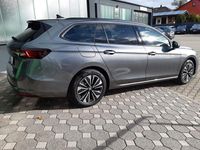 Neu Skoda Superb Selection 265 PS (194 kW) 2025 Grau Kombi