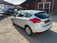Gebraucht Ford Focus 101 PS (74 kW) 2014 Grau Limousine