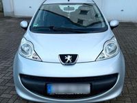 Gebraucht Peugeot 107 86 PS (63 kW) 2005 Silber Kleinwagen