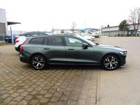 Gebraucht Volvo V60 Plus 197 PS (144 kW) 2025 Forest lake / metallic Kombi