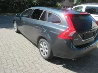 Gebraucht Volvo V60 Kinetic 215 PS (158 kW) 2012 Grau Kombi