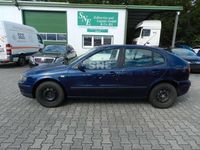 Second-hand Seat Leon Stella 101 CP (74 kW) 2000 Albastru Hatchback