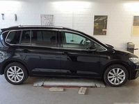 Gebraucht VW Touran Highline 150 PS (110 kW) 2025 Grenadillschwarz metallic Van / Kleinbus