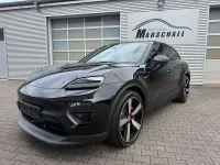 Gebraucht Porsche Macan 517 PS (380 kW) 2024 Tiefschwarzmetallic SUV