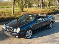 Gebraucht Mercedes CLK320 Edition 218 PS (160 kW) 2003 Blau Cabrio