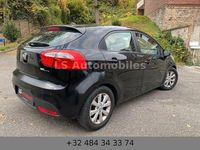 Gebraucht Kia Rio 90 PS (66 kW) 2012 Schwarz Limousine