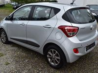 Gebraucht Hyundai i10 Style 87 PS (63 kW) 2014 Silber Kleinwagen