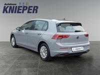 Gebraucht VW Golf VIII Basis 90 PS (66 kW) 2022 Mondsteingrau Limousine