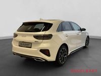 Neu Kia Ceed GT-Line 140 PS (102 kW) 2025 Deluxe white metallic Kleinwagen