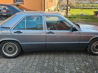 Gebraucht Mercedes 190 160 PS (117 kW) 1990 Silber Limousine