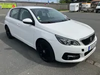 Gebraucht Peugeot 308 Access 102 PS (75 kW) 2019 Weiß Limousine