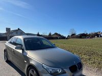 Gebraucht BMW 530 235 PS (172 kW) 2009 Gold Limousine