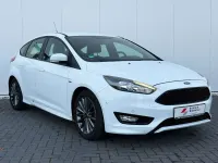Używany Ford Focus ST-Line 125 KM (91 kW) 2017 Biały Sedan/Limuzyna