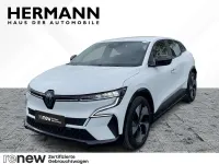 Używany Renault Megane E-Tech 96 kW (131 KM) 2022 Biały Sedan/Limuzyna