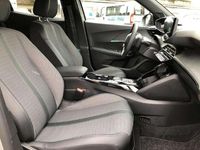 Gebraucht Peugeot e-2008 Allure 100 kW (136 PS) 2023 Lack grau artense/typ aussenve SUV