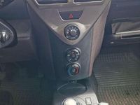 Gebraucht Toyota iQ 90 PS (66 kW) 2009 Silver metallic Kleinwagen