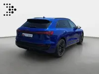 Gebraucht Audi Q8 e-tron S-Line 250 kW (340 PS) 2023 Ultrablau metallic SUV