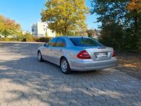 Gebraucht Mercedes E200 Classic 122 PS (89 kW) 2003 Silber Limousine
