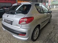 Gebraucht Peugeot 206 60 PS (44 kW) 2010 Silberpolar Kleinwagen