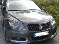 Gebraucht Suzuki Kizashi Sport 178 PS (130 kW) 2011 Grau Limousine