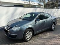 Gebraucht VW Jetta 103 PS (75 kW) 2007 Grau Limousine