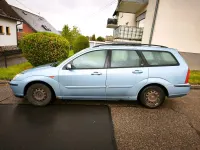 Usado Ford Focus Ghia 116 CV (85 kW) 2004 Azul Familiar