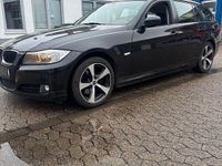 Gebraucht BMW 318 136 PS (100 kW) 2012 Schwarz Kombi