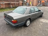 Gebraucht Mercedes E230 132 PS (97 kW) 1984 Braun Limousine